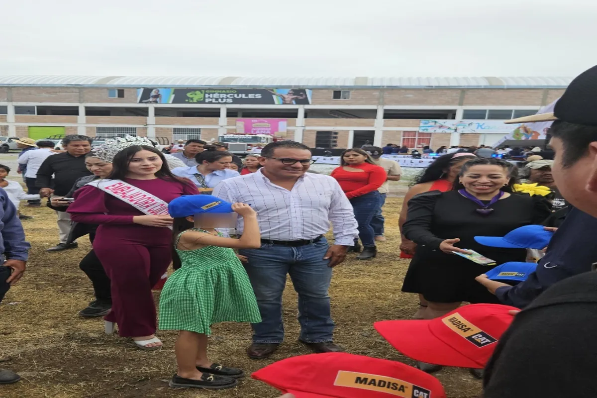 Feria de Ixmiquilpan: alcalde coordina con guardias comunitarias y garantiza seguridad
