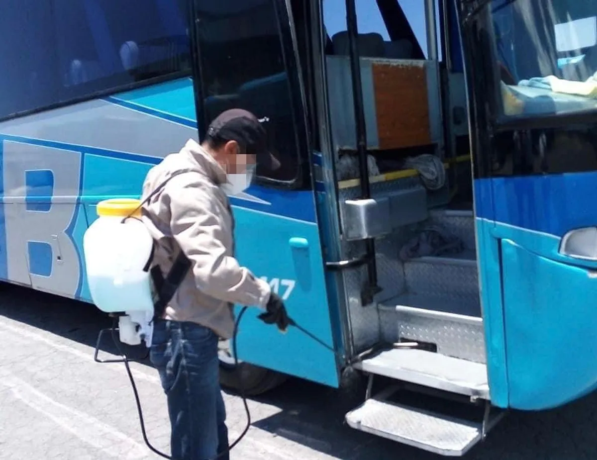 Asaltan autobús de pasajeros en Tizayuca; delincuentes simularon desinfectar la unidad