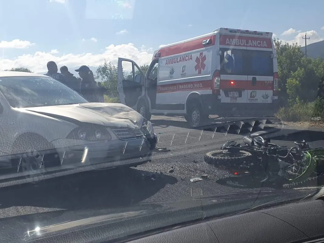 Motociclista resulta gravemente herido en accidente vial en Tepatepec