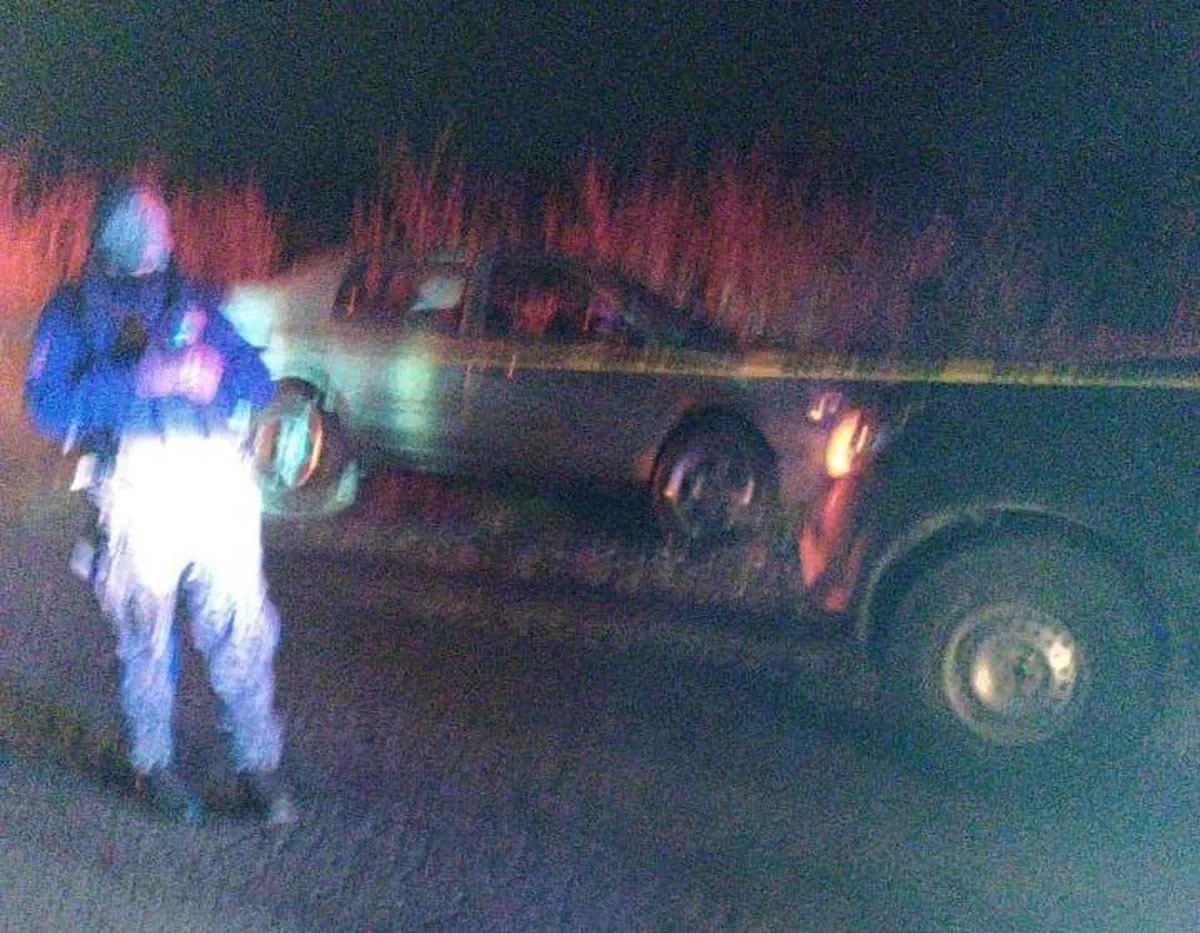 Comando balea a dos sujetos en Nopala