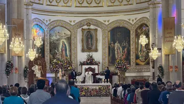 Devotos celebran el Domingo de Resurrección en La Villita, Pachuca