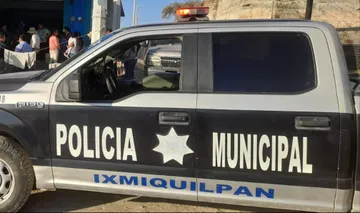 Objetos hallados junto al cuerpo llamaron la atención de las autoridades en Ixmiquilpan.