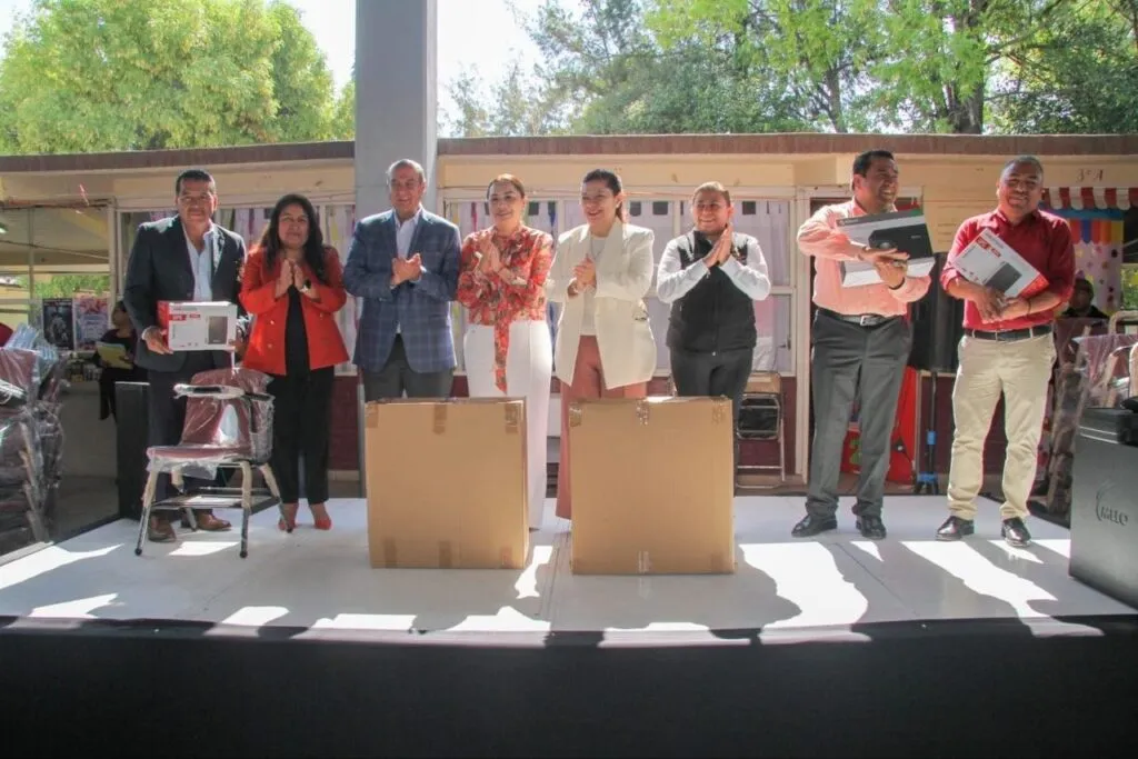 Invierten más de 5 millones en escuelas de Atitalaquia e Ixmiquilpan: entregan obras y equipo