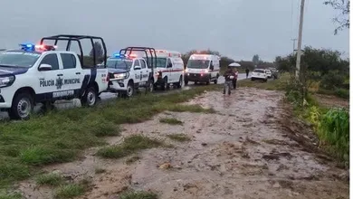Cinco personas, incluidos dos menores, resultan heridas tras volcadura en Ixmiquilpan; autoridades destacan precaución en lluvias.