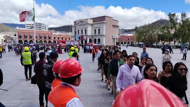 simulacro nacional en Plaza Juarez