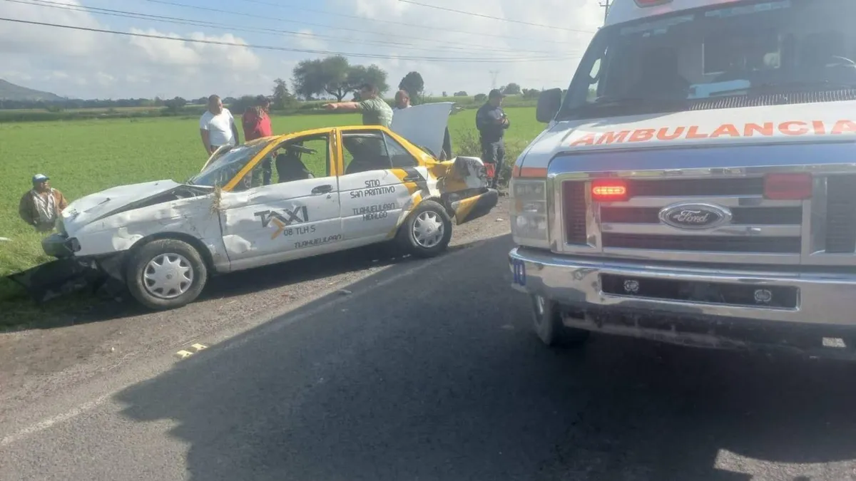Taxi accidentado en la carretera Tula–Tlahuelilpan