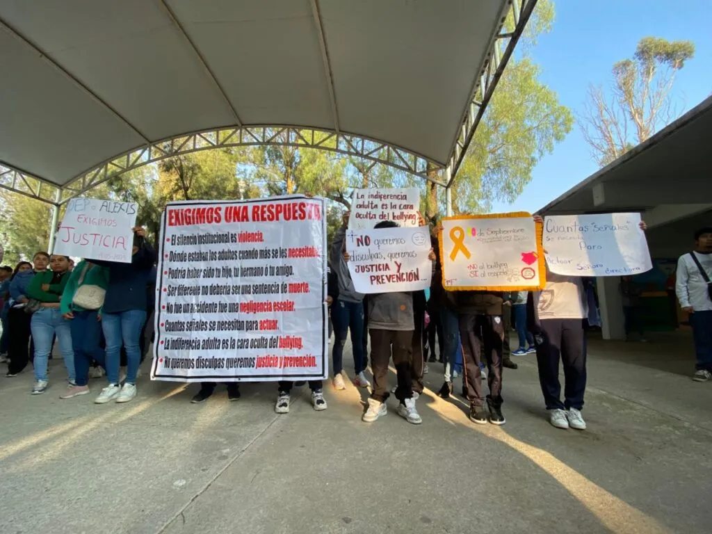 Padres exigen justicia y seguridad en secundaria de Hidalgo tras muerte de alumno