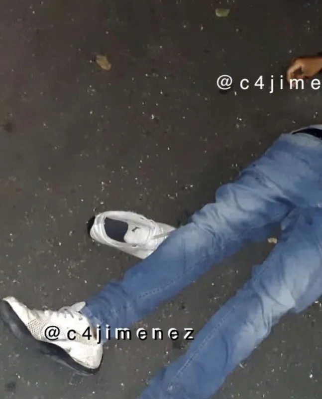 Detienen y linchan a ladrón en CDMX; cómplices lo abandonaron