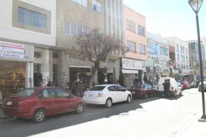 Vigilancia vial contra doble fila en Pachuca