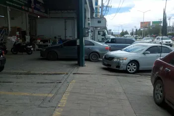 Habitantes piden la intervención de las autoridades por un problema que, aseguran, afecta la movilidad de cientos de personas. Conoce los detalles.