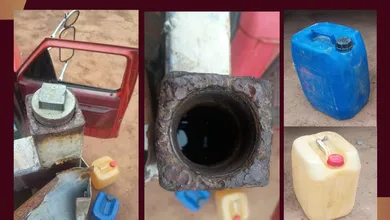 Camioneta asegurada con plataforma doble y garrafones de hidrocarburo