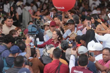 Claudia Sheinbaum promete defender derechos de los migrantes
