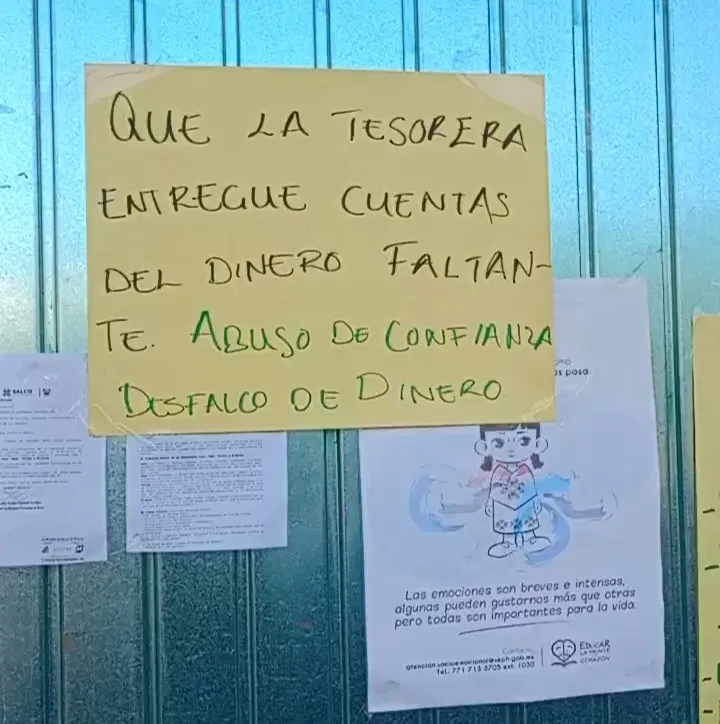 Padres de familia cierran primaria en Hidalgo; te decimos porqué