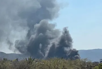 Fuerte incendio en Ixmiquilpan moviliza a cuerpos de emergencia
