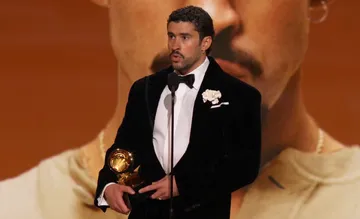 Bad Bunny lanza mensaje político en los Grammy 2026 durante su discurso