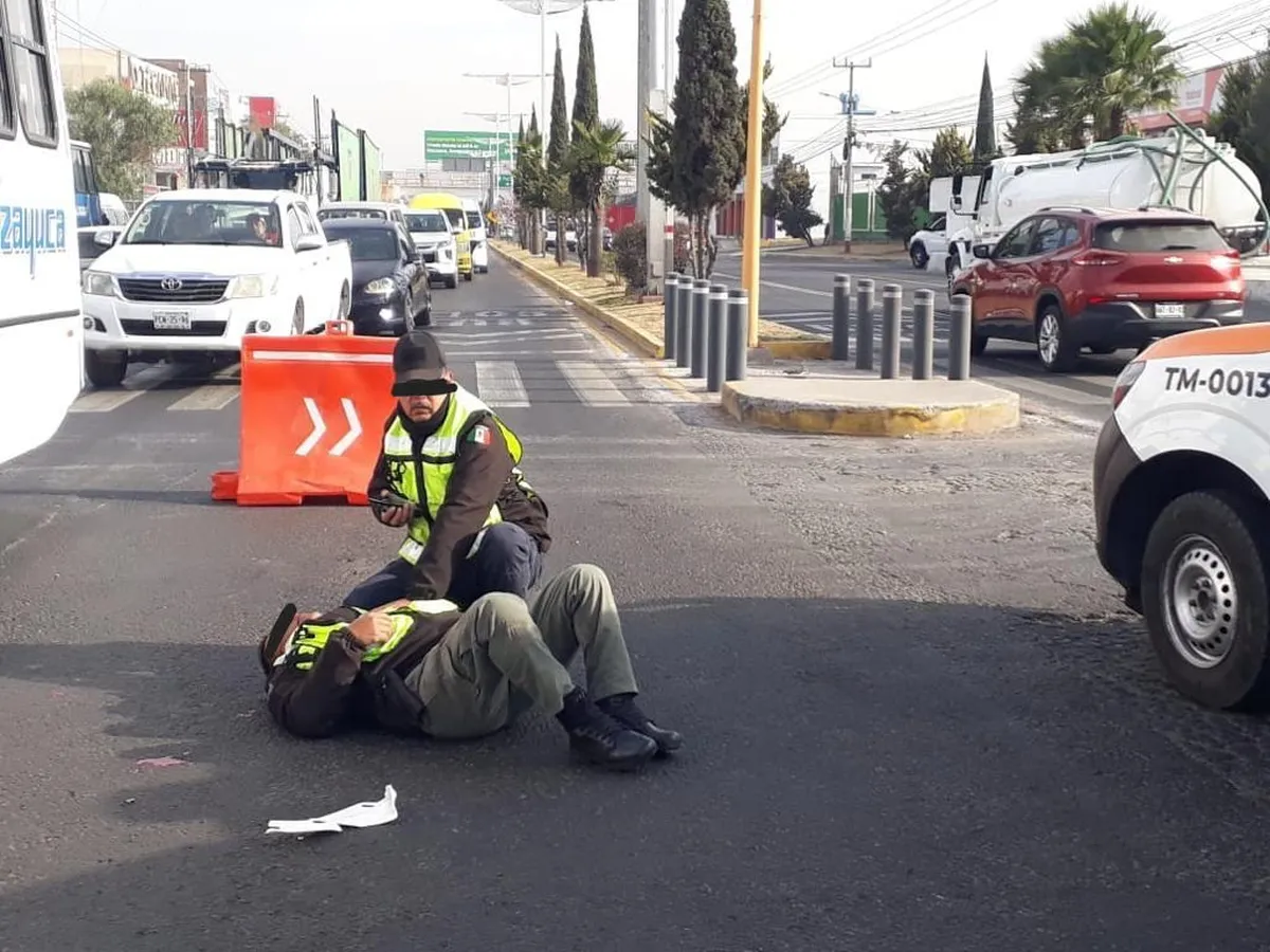 Motociclista arrolla a policía sobre la carretera libre México-Pachuca