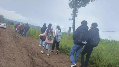 Camino al CBTis 287 intransitable por lodo.