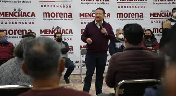Militantes de Apan y Tepeapulco reciben con ánimo a precandidato de Morena Julio Menchaca