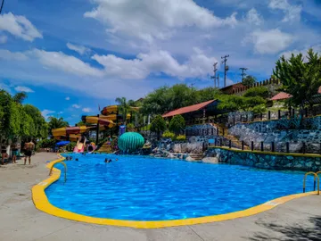 Adulto mayor desaparece en balneario en Hidalgo y es hallado a 14 km