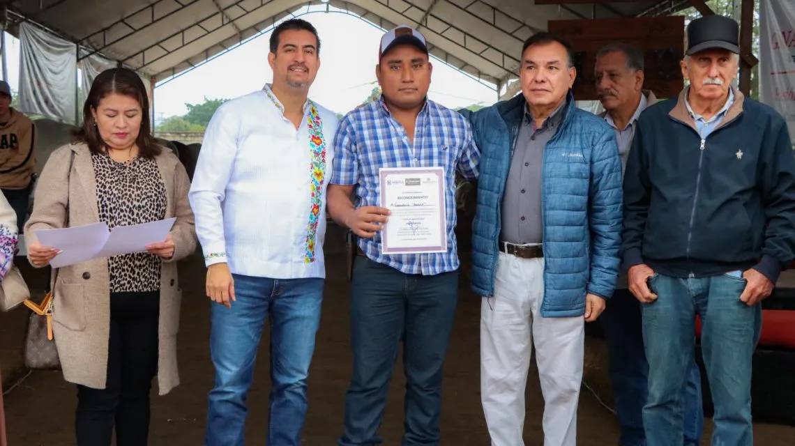 Daniel Andrade: reconocen apoyo al sector ganadero