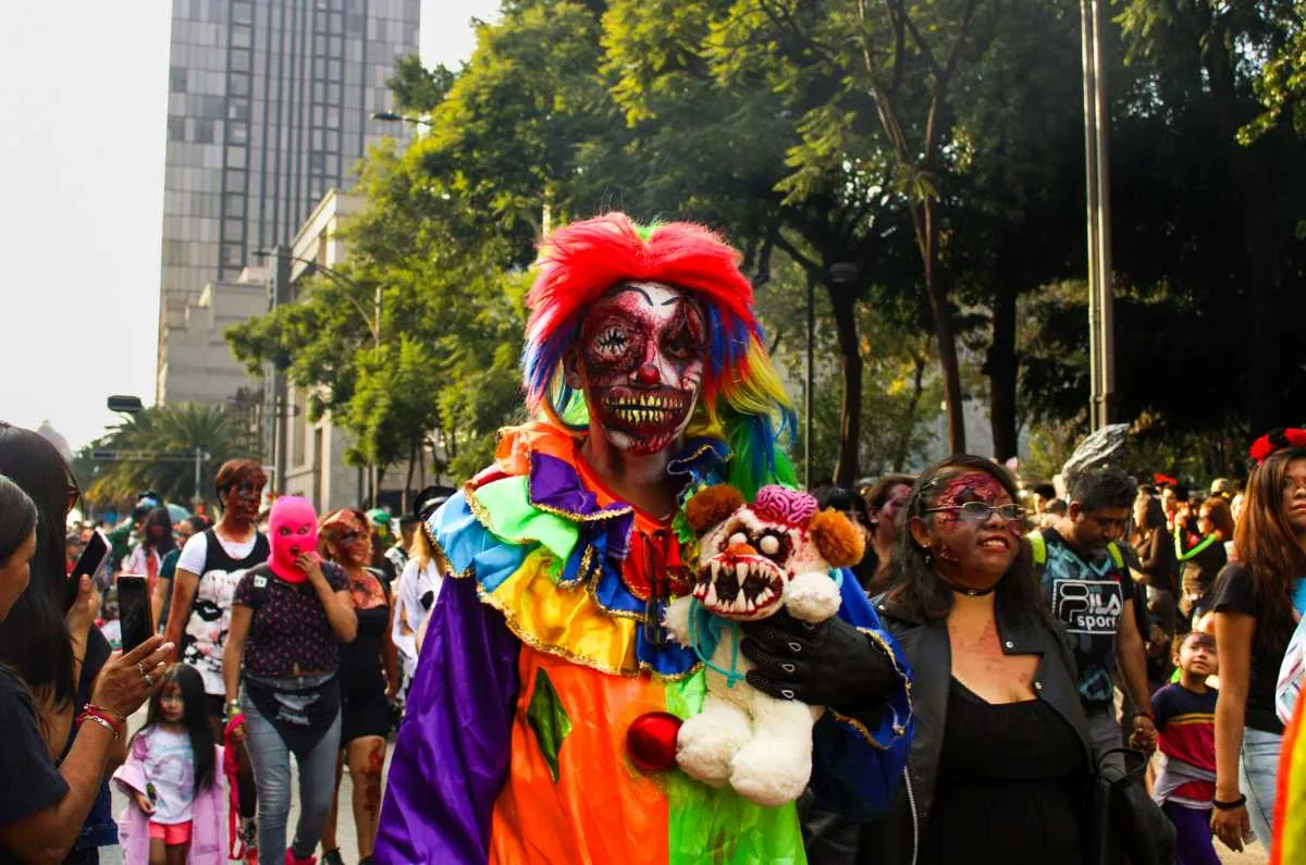 ¡La Marcha Zombie 2025 ya tiene fecha! Prepárate para un día de terror, disfraces y causa social en la CDMX.
