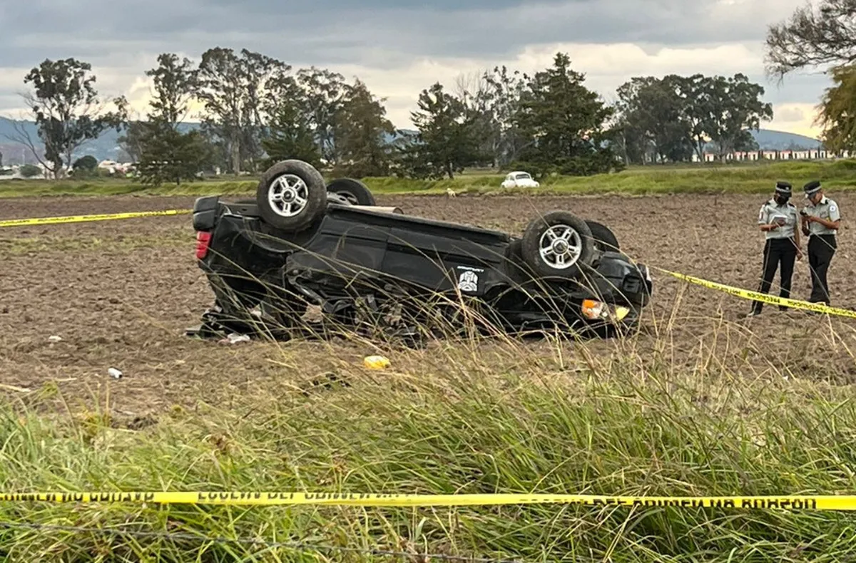 Volcadura de camioneta deja tres personas sin vida en la México-Tuxpan