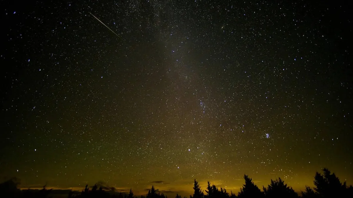 Perseidas y seis planetas alineados iluminan el cielo en agosto 2025.