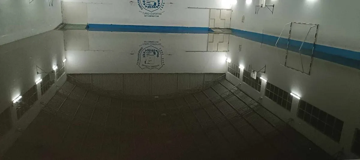 Escuela en Pachuca termina bajo el agua tras fuerte aguacero