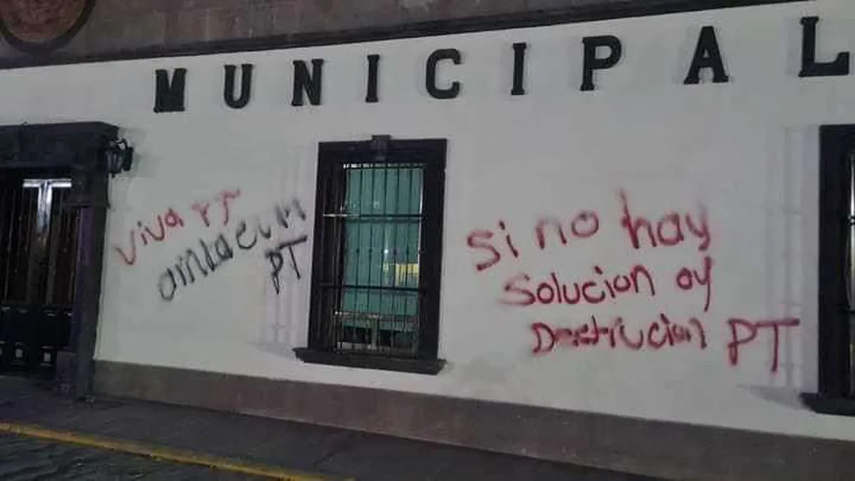 Tepetitlán: vandalizan nueva fachada de alcaldía