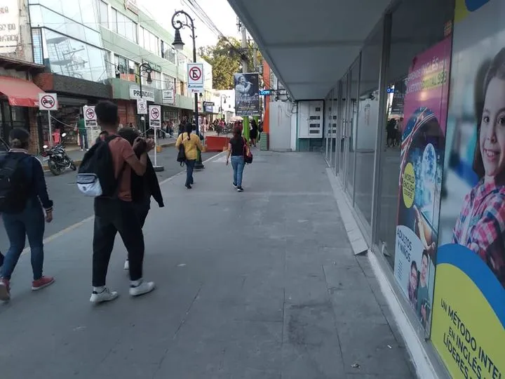 Tulancingo: comercio mantiene 90 días de plantón contra tiendas chinas