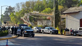 Elementos de la SSPH resguardan la Planta Cooperativa Cruz Azul por segundo día