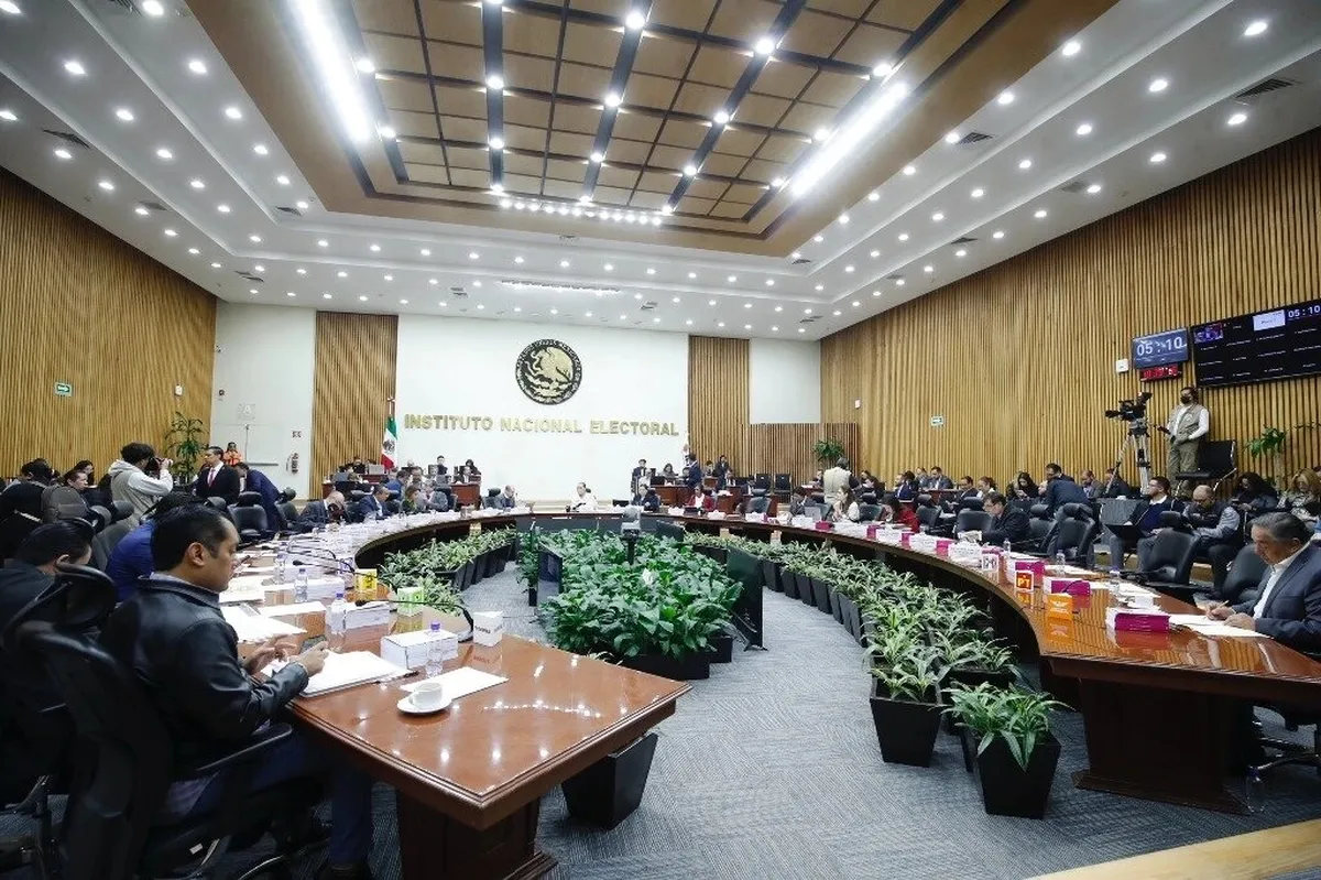 INE aprueba multas a partidos políticos por 51 mdp