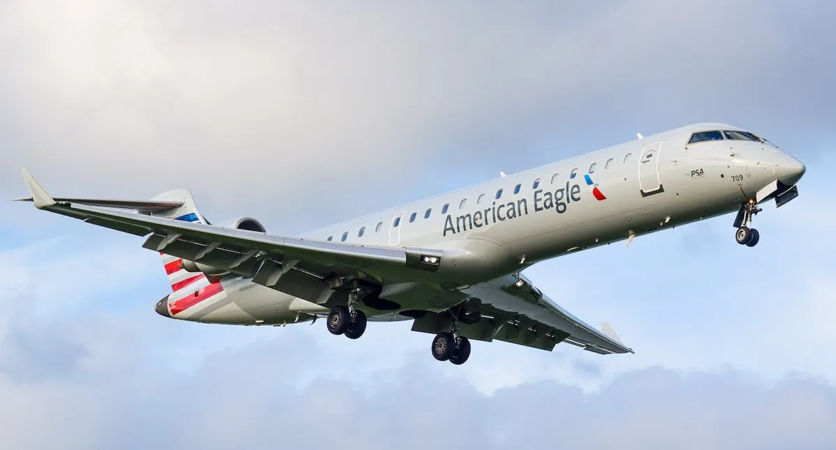 Avión de pasajeros y helicóptero chocan en Washington: buscan desesperadamente víctimas fatales|VIDEO