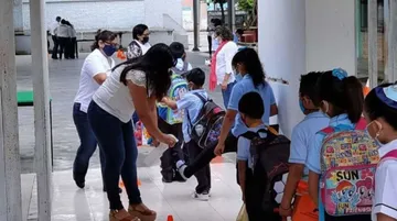 Debes recordar que las y los alumnos de educación básica terminan de manera oficial el martes 16 de julio. Foto: La Jornada.