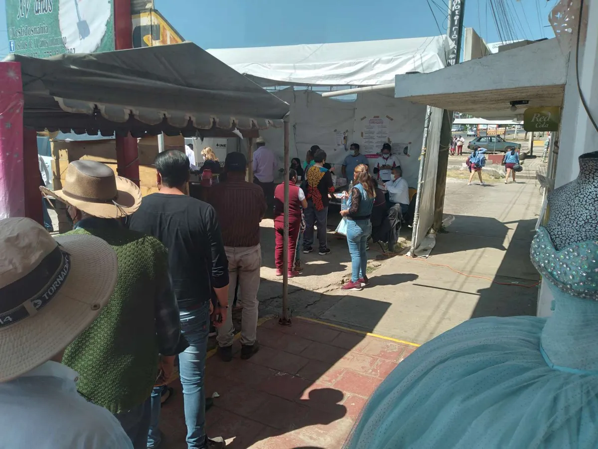 Concurrida votación de revocación de mandato en casilla especial de Tulancingo