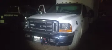 Aseguran camioneta y 4 mil litros de huachicol en Atotonilco de Tula