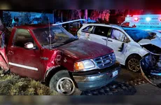 Vehículos involucrados en un accidente sobre la carretera Pachuca–Ciudad Sahagún.