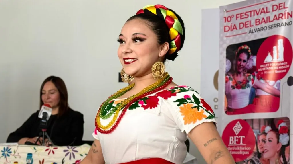 De Ecatepec a los escenarios de Hidalgo: Itzel Hernández, una joven que encontró en el folklore su forma de vida