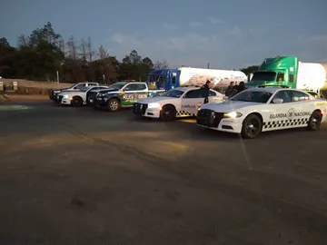 Inicia operativo de desvío de vehículos de carga pesada en la bajada de San José
