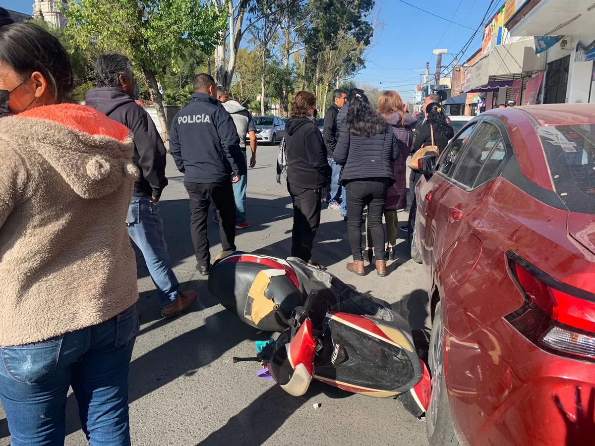 Accidente en centro de Tizayuca deja una mujer y una menor lesionadas