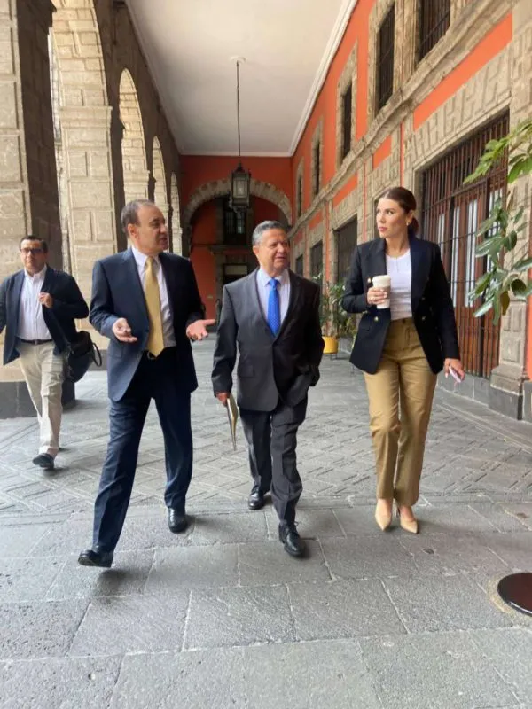 Julio Menchaca se reúne con AMLO y gobernadores de Morena