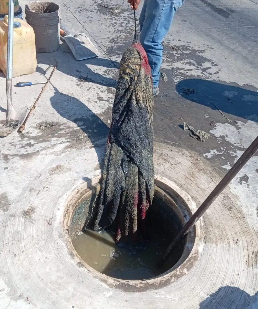 ¡De no creer! Lo que sacaron del drenaje en Pachuca te va a sorprender