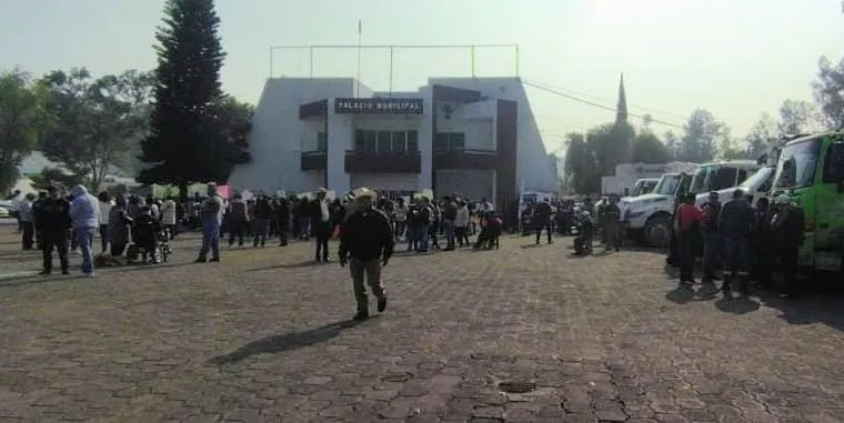 Trabajadores toman la alcaldía de Tula: piden mejoras laborales