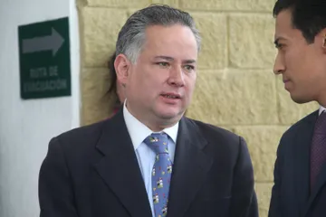 Impugnan candidatura de Santiago Nieto por trabajar en Hidalgo
