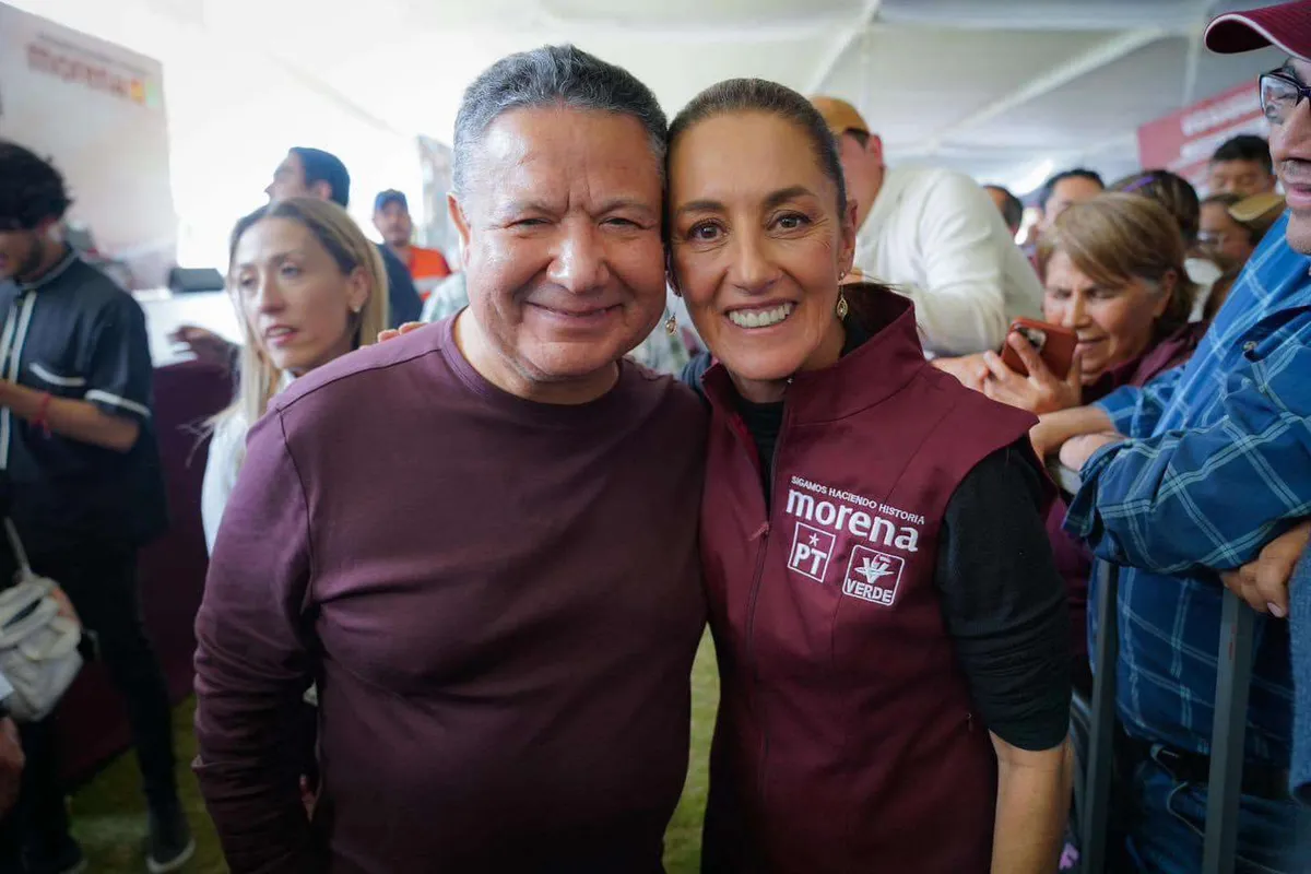 Julio Menchaca acompaña a Claudia Sheinbaum en su toma de protesta