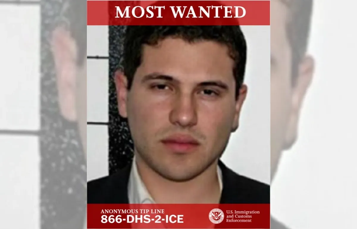 ICE ofrece 10 millones por Iván Archivaldo Guzmán, hijo de El Chapo. Lo describen como “armado, peligroso y con mirada ardiente”.
