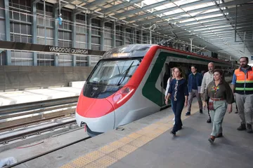 Claudia Sheinbaum supervisa avances del Tren México-Toluca “El Insurgente”.