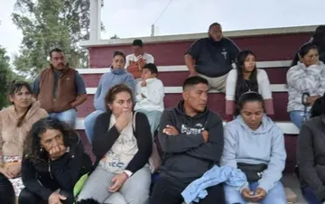 Alcalde de Alfajayucan deja plantados a padres de familia