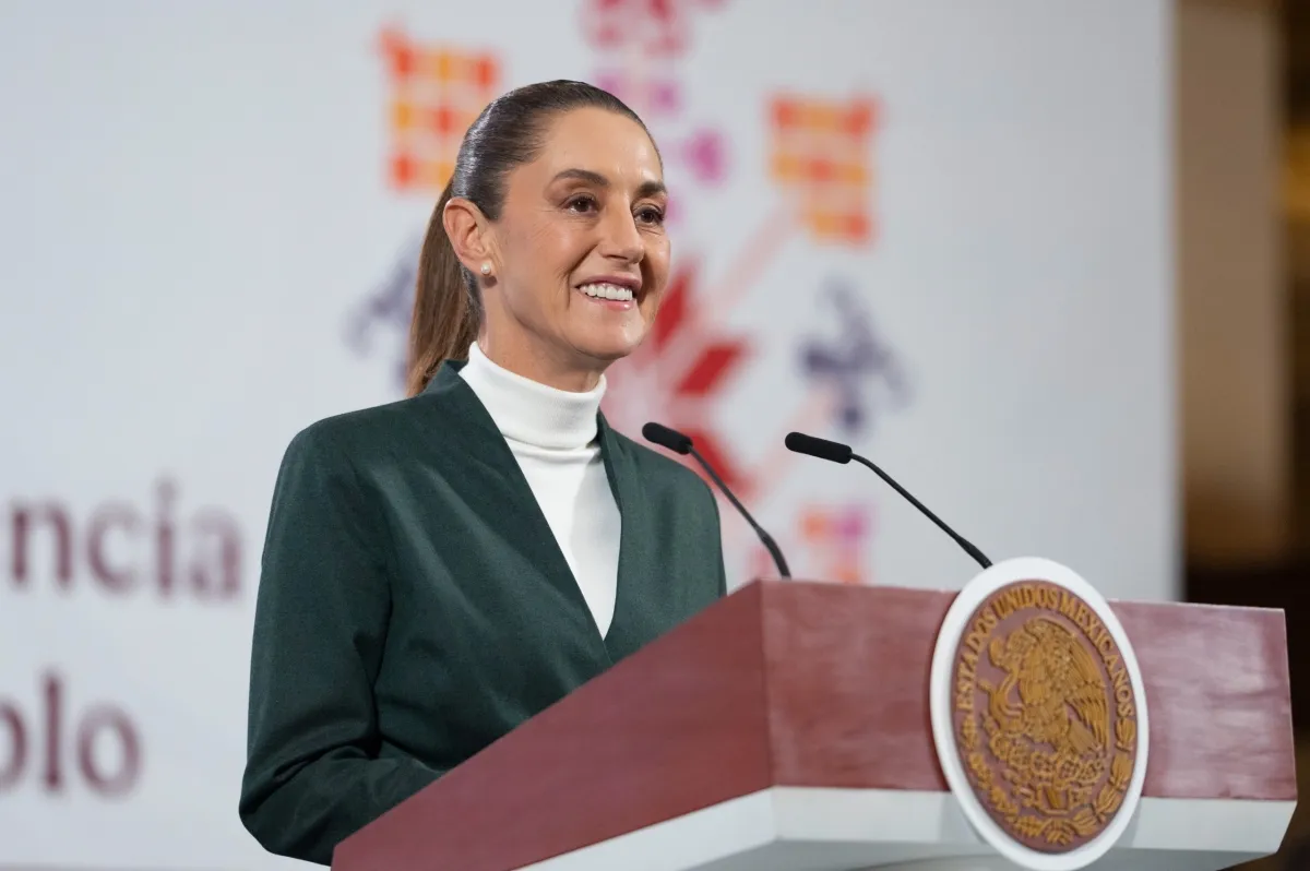 Eduardo Clark anuncia acuerdo para reducir azúcar en refrescos en México.