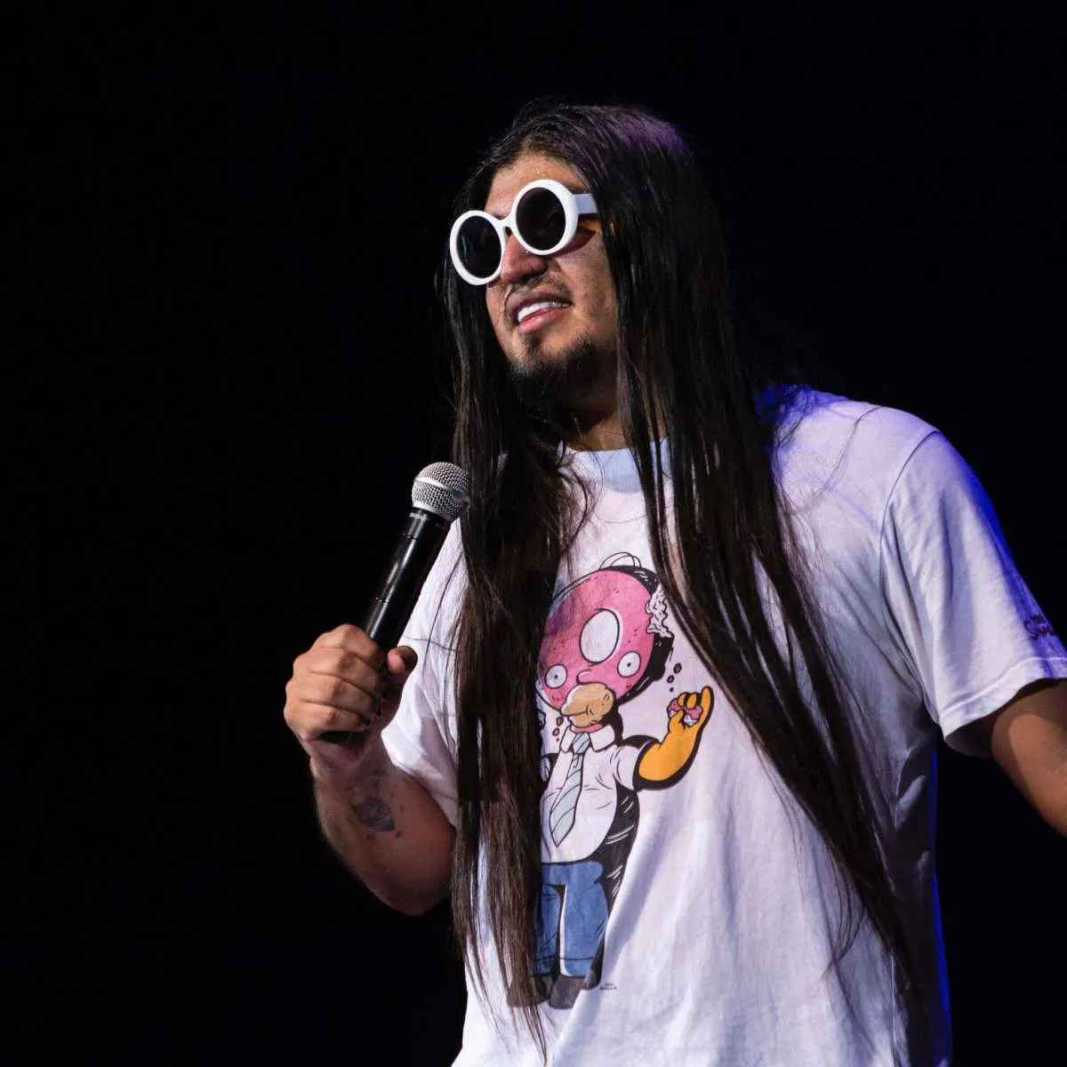 Carlos Ballarta presenta “Rebelde Comodino” en Teatro Cedrus